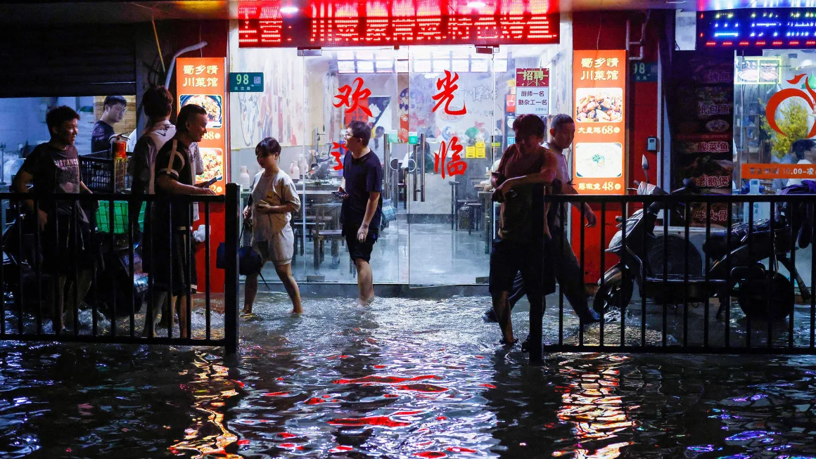 270 juta orang hidup di tanah yang tenggelam di kota-kota besar Tiongkok