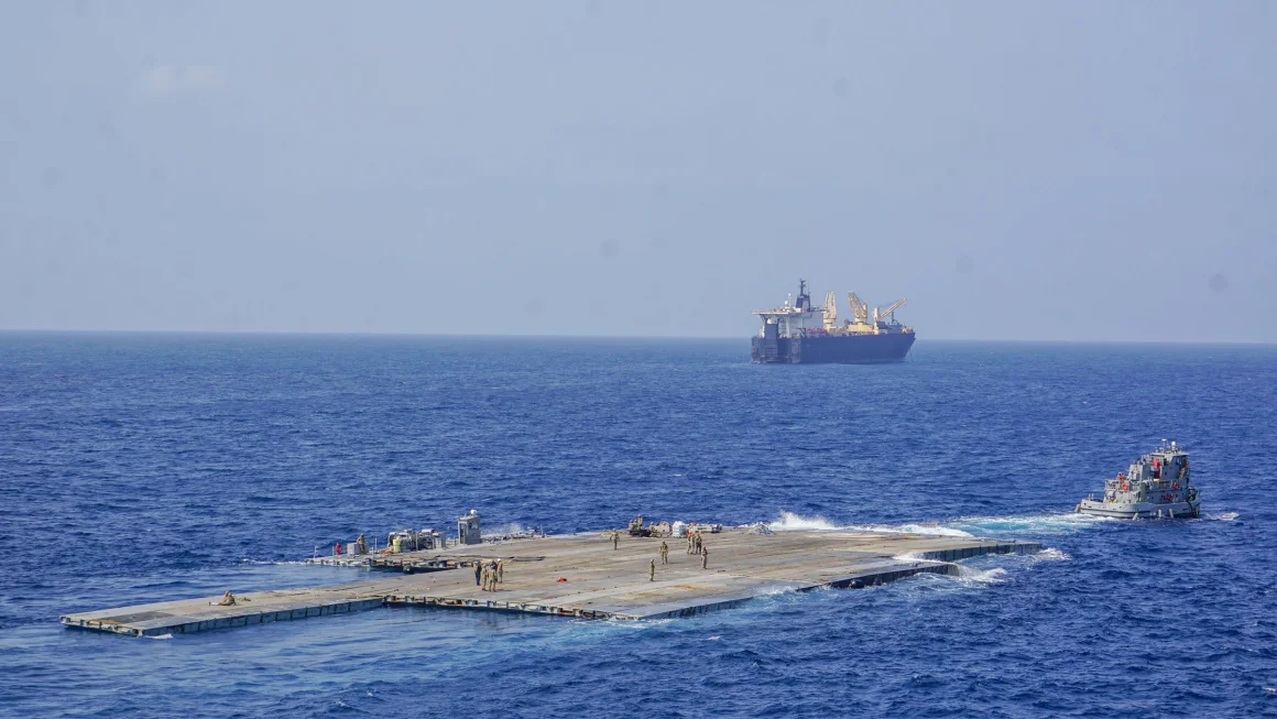 Dermaga terapung buatan AS mulai berpindah dari pelabuhan Ashdod ke Gaza