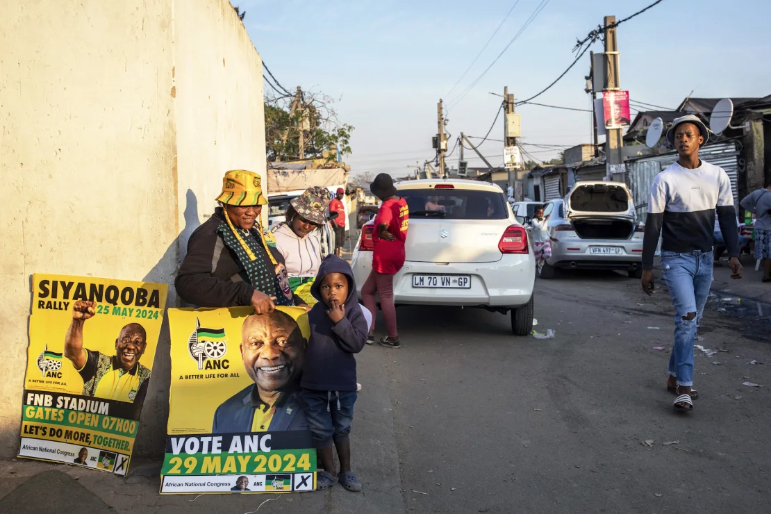 Warga Afrika Selatan pergi ke tempat pemungutan suara dalam pemilu
