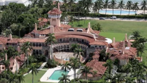 Hakim tidak mempercayai argumen Trump bahwa surat perintah penggeledahan Mar-a-Lago tidak sah 